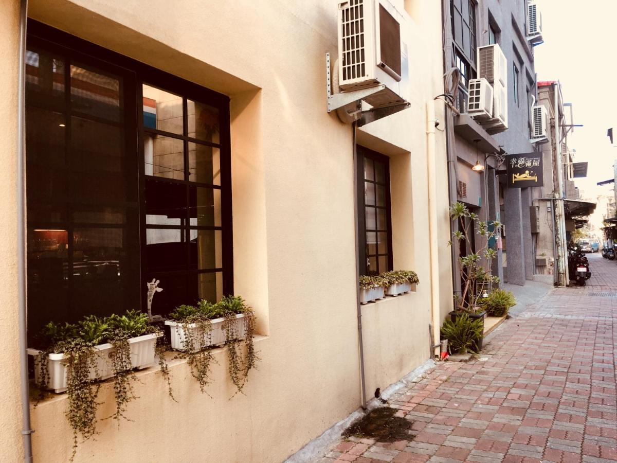 Feng Chao Home Tainan Buitenkant foto